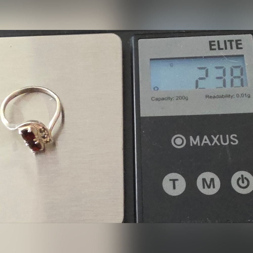 Vintage minimalist, sterling silver 925 garnet ladies ring 2.38 Grams size 5.5 - Picture 4 of 5